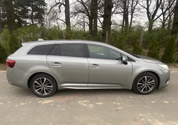 Toyota Avensis cena 39900 przebieg: 157451, rok produkcji 2015 z Odolanów małe 92